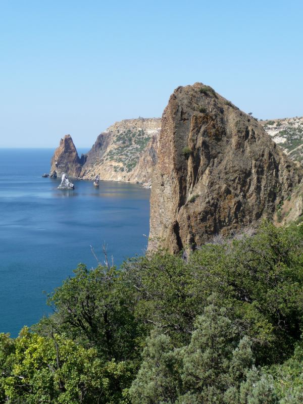 Hügelige Küste am schwarzen Meer