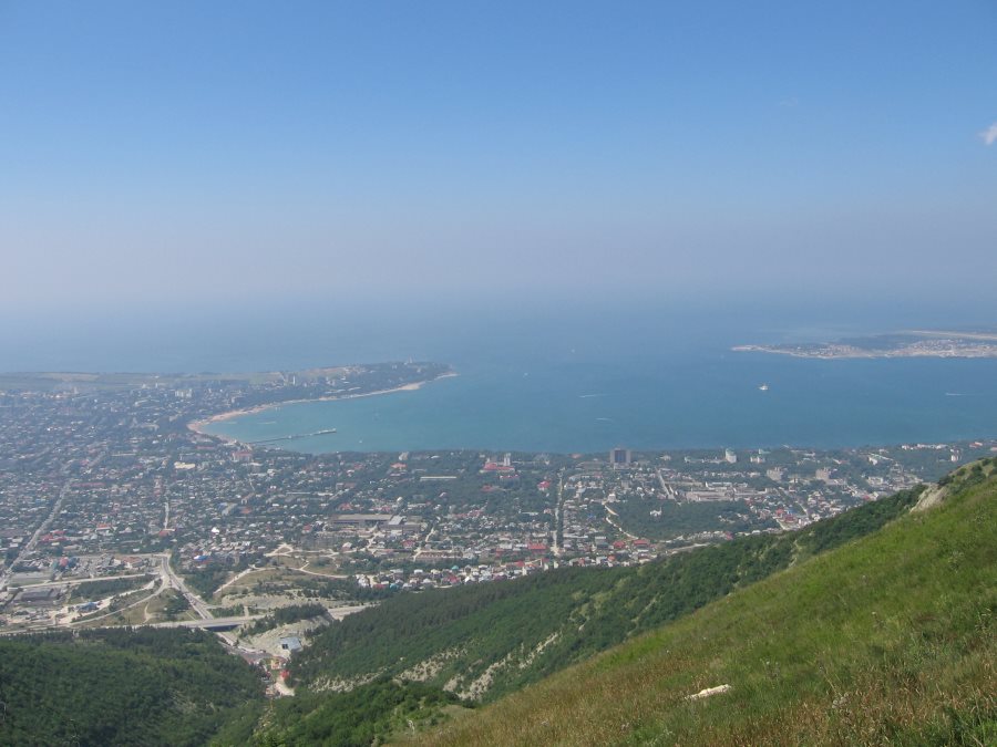 Wunderschöne Aussicht über die Bucht von Gelendzhik